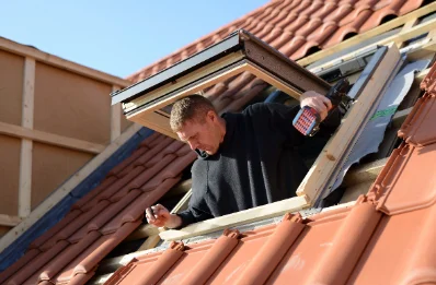 Pose de fenêtres de toit Velux à Moncheux